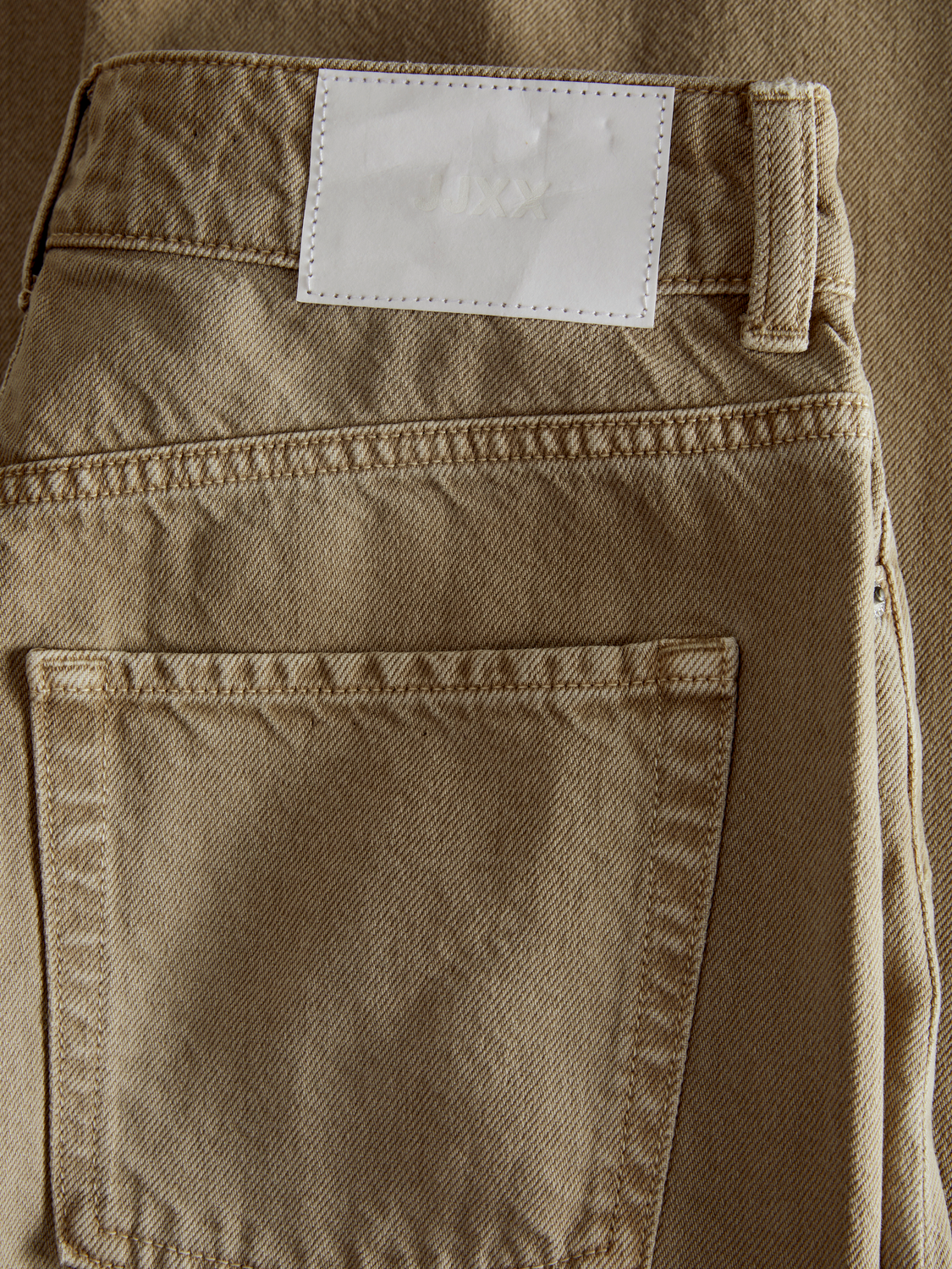 model_shot-detail